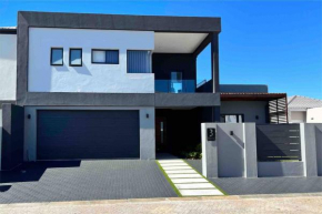 Beautiful holiday home with pool and pizza oven